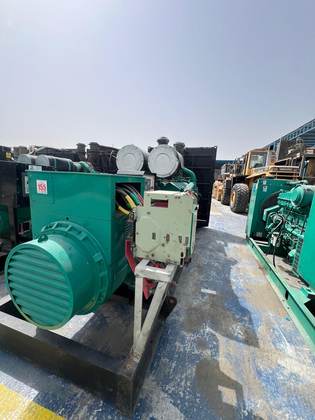 مولد كومينز بقدرة 1500 KVA بمحرك KT50 V16 موديل 2023